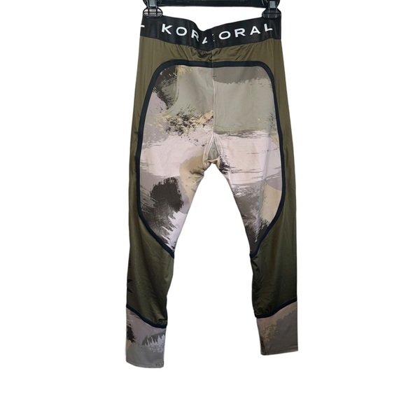 Koral X Infinity Leggings cropped camo print Medium - Picture 11 of 12